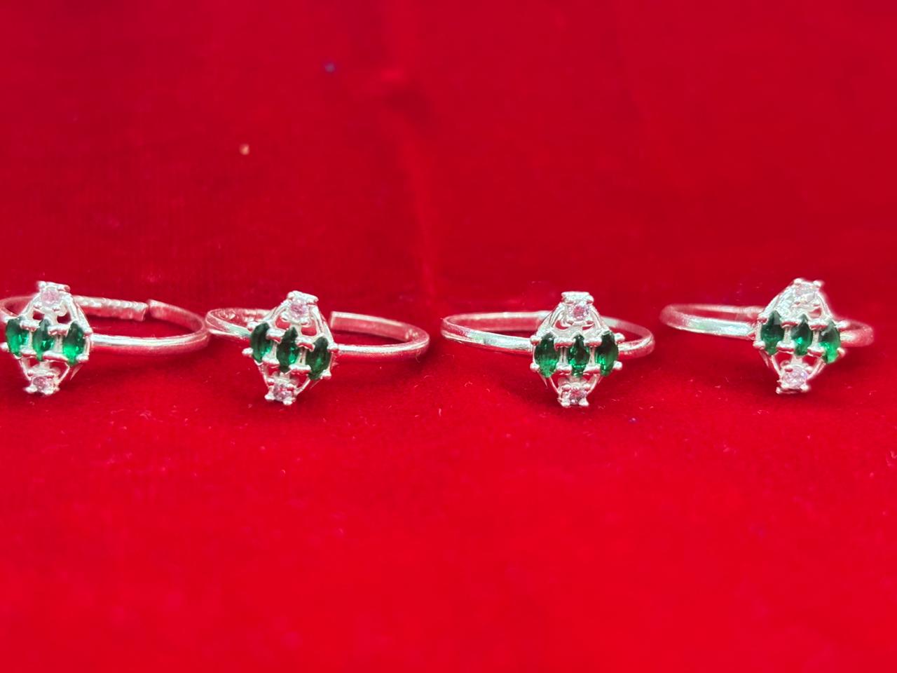 Real Silver Green & white stones diamond Bichiya/ Toe rings (set of 4 pieces)
